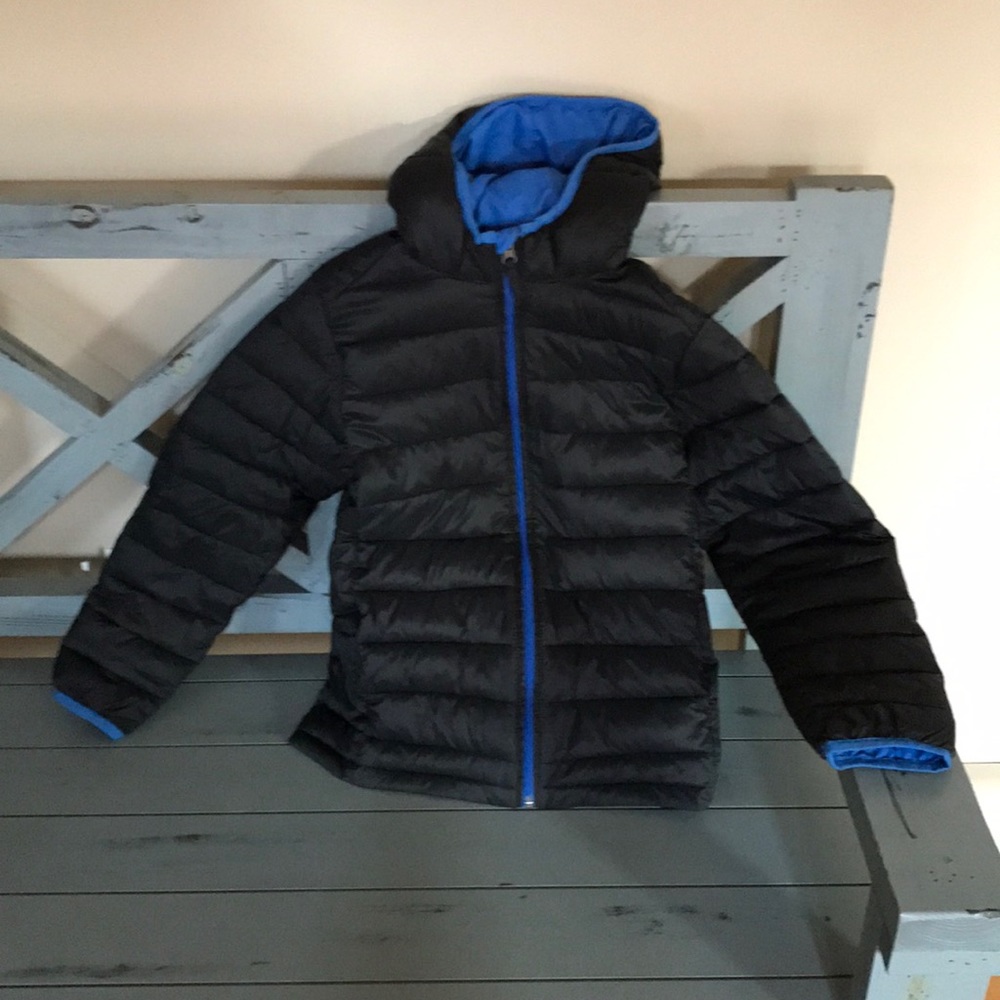 Boys light weight jacket. Water resistant